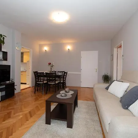 Apartment Apartman Mirjana *